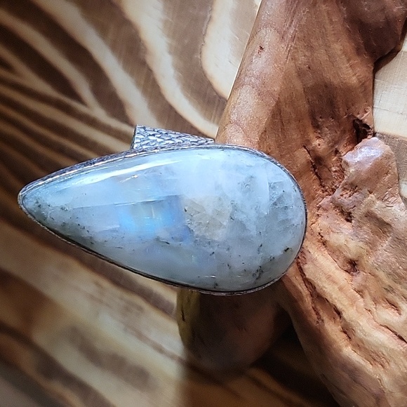 Beautiful Adjustable Rainbow Moonstone Ring - Picture 8 of 8